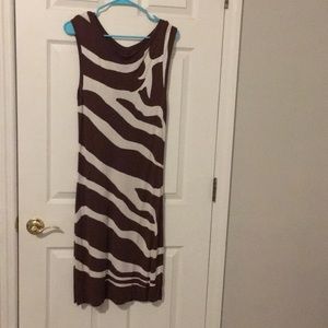 Gorgeous knit dress, featuring a bold pattern